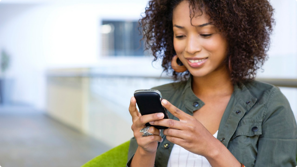 10 things guys think when you don't text them back