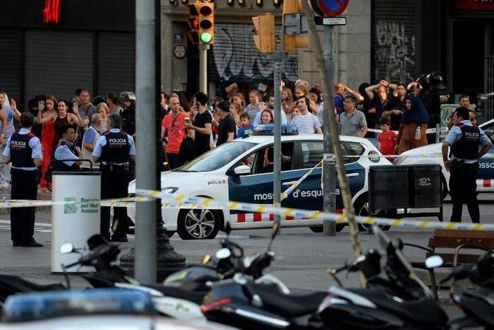 Police are looking for suspects in the Las Ramblas terror attack in Barcelona