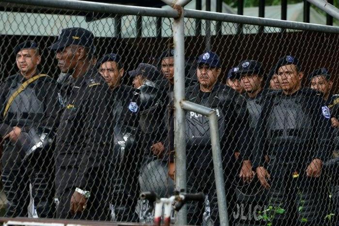 The head of the International Migration Organization's mission in Costa Rica, Roeland de Wilde, said that countries should "promote easier and regular channels for migration that go to benefit them culturally, financially and in terms of tourism"