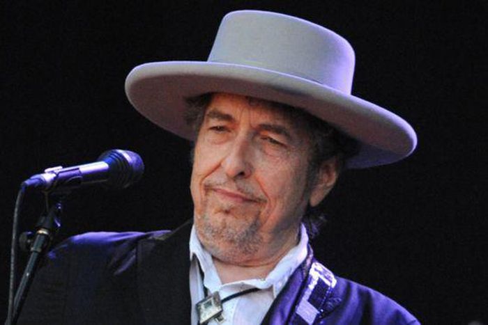 Bob Dylan wins 2016 Nobel Prize for Literature