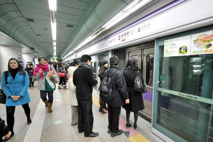 Screen doors have been installed at all subway stations in Seoul