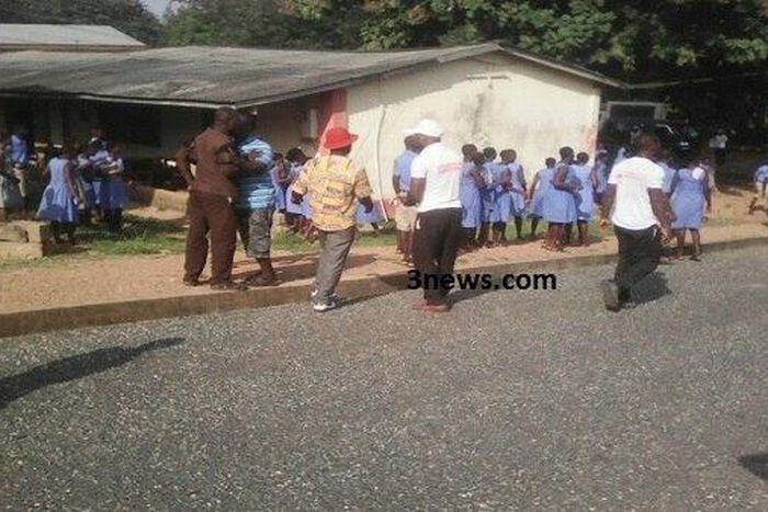 ___5743825___https:______static.pulse.com.gh___webservice___escenic___binary___5743825___2016___11___11___14___teacher4