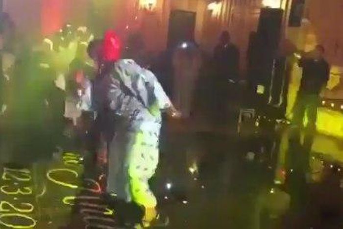 ___5874772___https:______static.pulse.com.gh___webservice___escenic___binary___5874772___2016___12___9___11___african+mom+dabbing