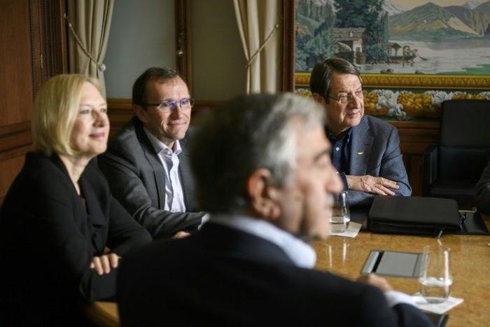 The much-heralded talks in Switzerland Pelerin between Greek Cypriot leader Nicos Anastasiades (2R) and his Turkish Cypriot counterpart Mustafa Akinci (R) were supposed to pave the way for broader talks aimed at reaching a deal by early next year