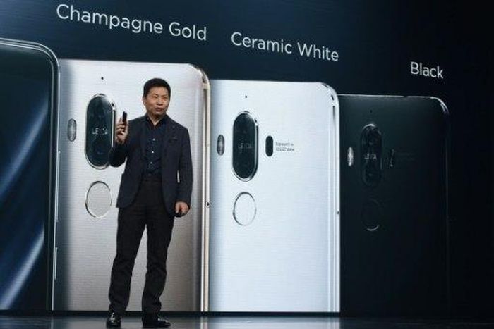 Richard Yu, CEO of Huawei Consumer Business Group, presents the new Huawei Mate 9 in Munich, southern Germany, on November 3, 2016
