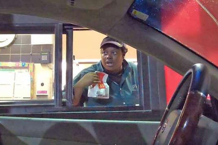 ___5817866___https:______static.pulse.com.gh___webservice___escenic___binary___5817866___2016___11___27___22___drive-thru-invisible-prank