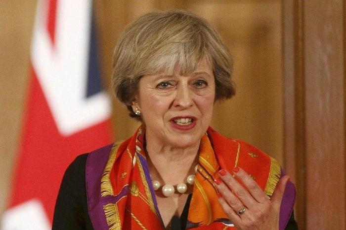 British Prime Minister Theresa May has refused to guarantee the rights of an estimated three million EU citizens living in Britain after Brexit until a reciprocal deal is struck for British expats