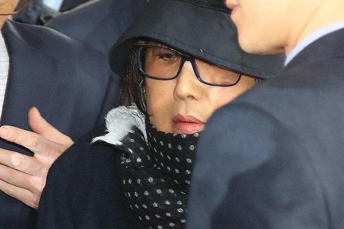Choi Soon-Sil arrives at the Seoul Central District Prosecutor's Office, on October 31, 2016