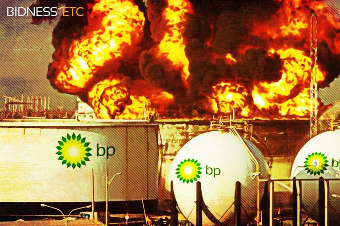 Refinery catches fire