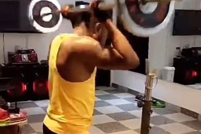 Kcee hits the gym