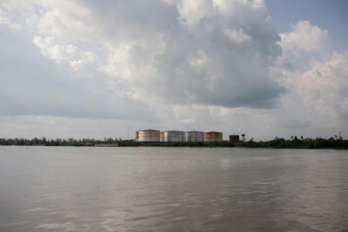 Nigerian Lieutenant Commander Thomas Otuji said government forces arrested five people near oil facilities in Warri on October 17 and 18, pictured in June 2016
