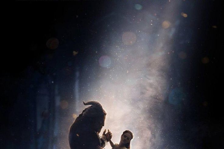 Emma Watson reveals 1st "Beauty and the Beast" poster