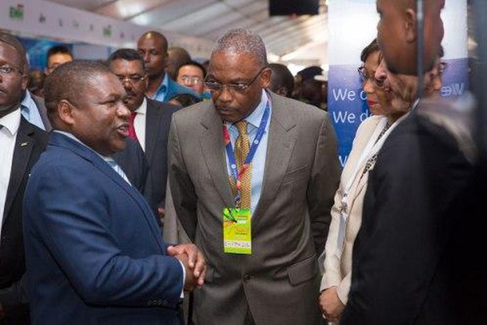 Mozambique’s President Filipe Nyusi visited the GE stand at the recent FACIM international trade fair.
