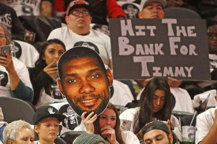 San Antonio Spurs beat the New Orleans Pelicans before honoring superstar Tim Duncan and retiring his number, 21