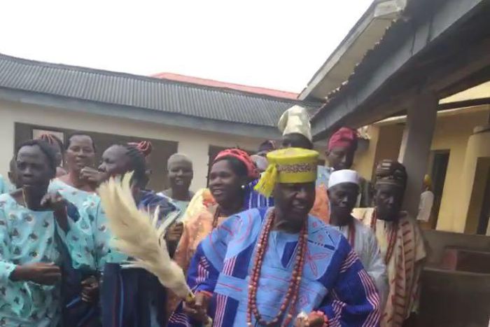 The Olosi of Osi dancing