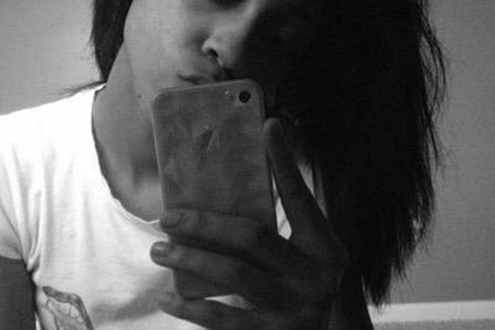 6 reasons why your 'selfie' is ugly.