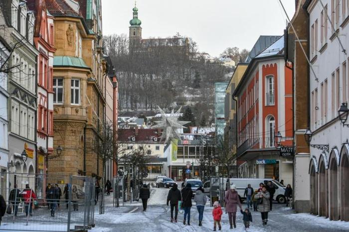 Amberg police had last Saturday detained four men from Afghanistan and Iran who had allegedly drunkenly attacked passers-by at random