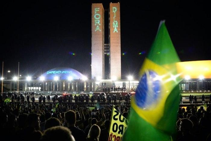 People demonstrate outside Brazil's National Congress in support of the Operation Carwash anti-corruption investigation, in Brasilia on March 21, 2016