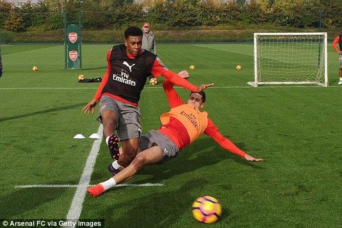 Alex Iwobi and Gabriel Paulista
