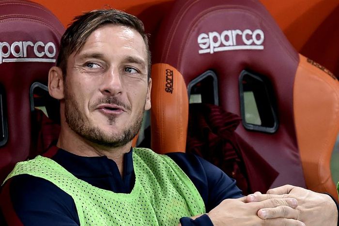 ___5575609___https:______static.pulse.com.gh___webservice___escenic___binary___5575609___2016___10___6___23___francesco-totti-cropped_nvefx89bdu9e1kzus02foeur5