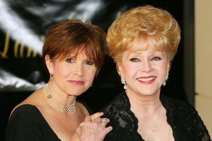 Hollywood stars who made their way to the Beverly Hills compound where Carrie Fisher (L) and Debbie Reynolds (R) lived until their deaths a day apart just after Christmas