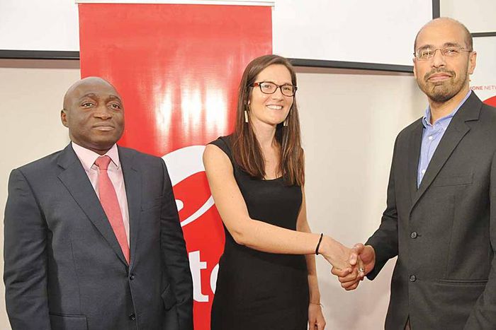 (L-R) Gbemiga Owolabi, HR
Director, Airtel Nigeria, HNI Program Manager Harriet Blest and and Vice President, Digital, Data & VAS, Airtel Nigeria, Nitin Anand