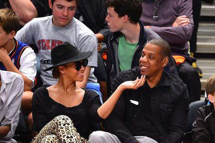 Jay Z and Beyonce PDA