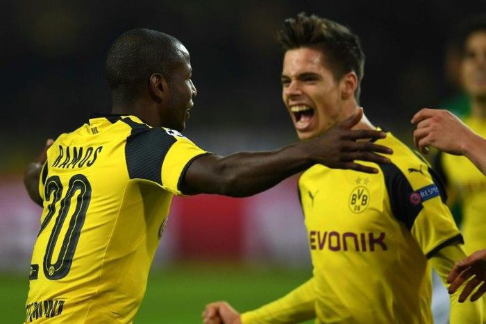 Dortmund's Columbian striker Adrian Ramos (L) celebrates scoring against Sporting CP with team mates on November 2, 2016
