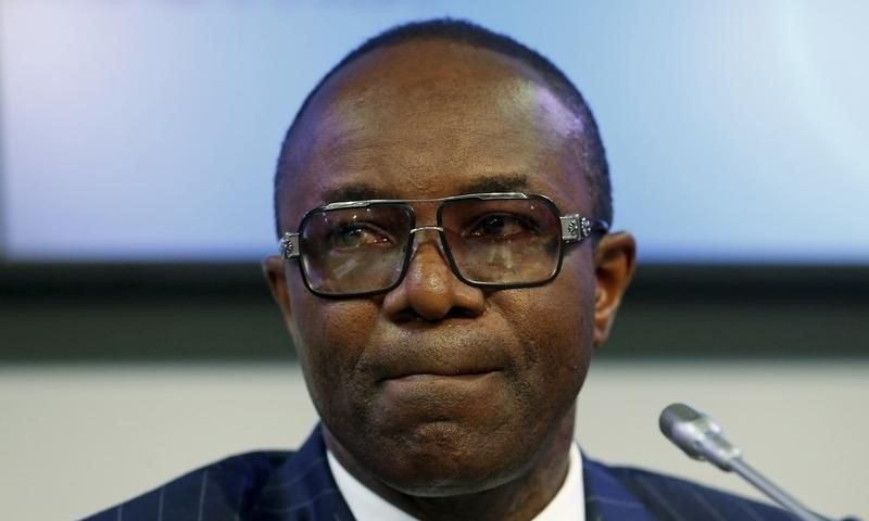 Nigeria's Oil Minister and OPEC president Emmanuel Ibe Kachikwu listens to a news conference after a meeting of OPEC oil ministers in Vienna, Austria, December 4, 2015. REUTERS/Heinz-Peter Bader