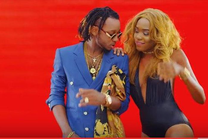 ___5776436___https:______static.pulse.com.gh___webservice___escenic___binary___5776436___2016___11___18___9___Yung6ix+Let+me+know+ft+Davido