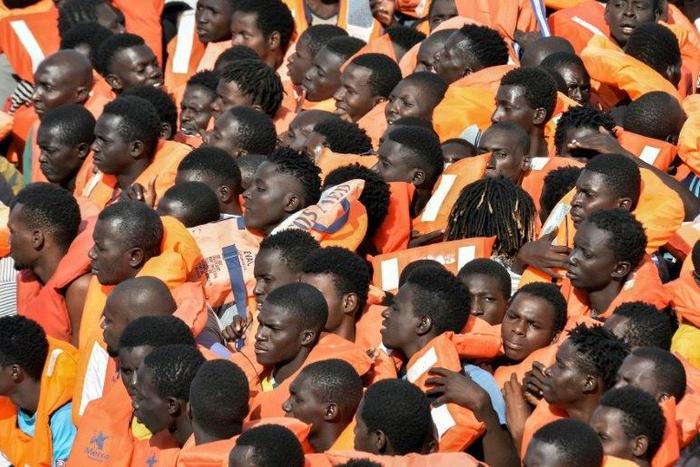 The number of migrants to have arrived in Italy by sea this year has almost reached 170,000, just short of the previous record set in 2014