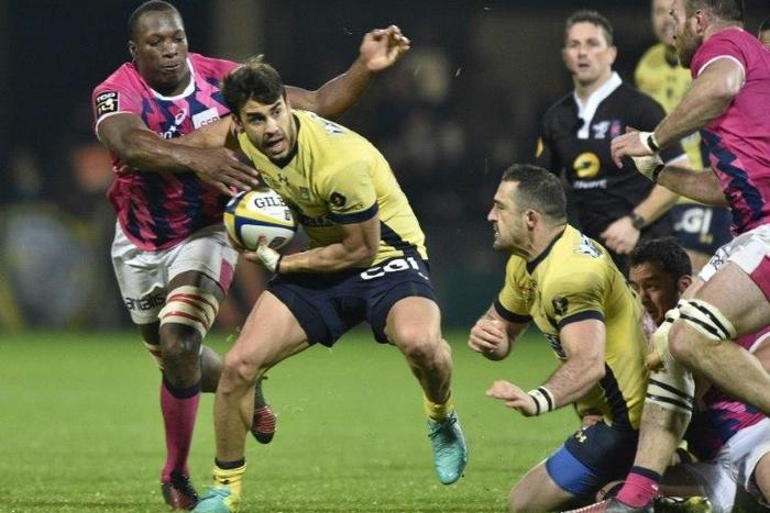 Clermont's Argentinean fly-half Patricio Fernandez Fiante (2L) will "not resume competition before March", the club said