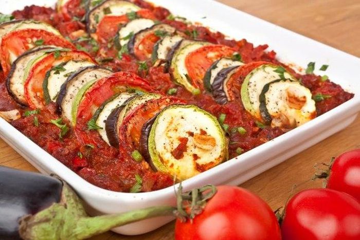 Roasted eggplants in tomato sauce