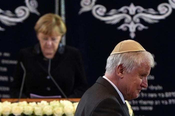 Horst Seehofer (foreground) has invited Donald Trump to visit Bavaria