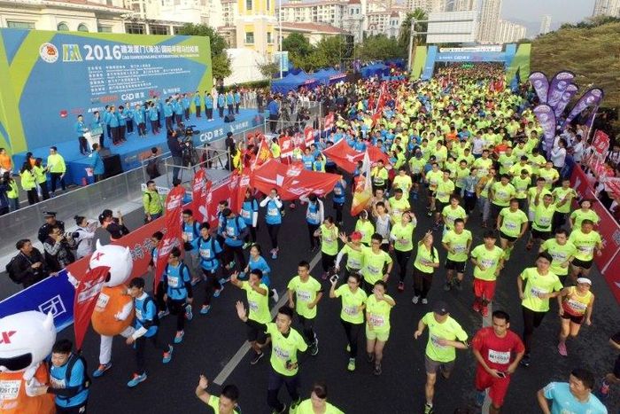 The death of a runner in the half marathon in Xiamen, revealed he had been running for the registered competitor, who has now been banned for life