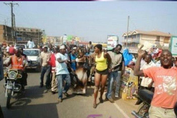 The female phone thief