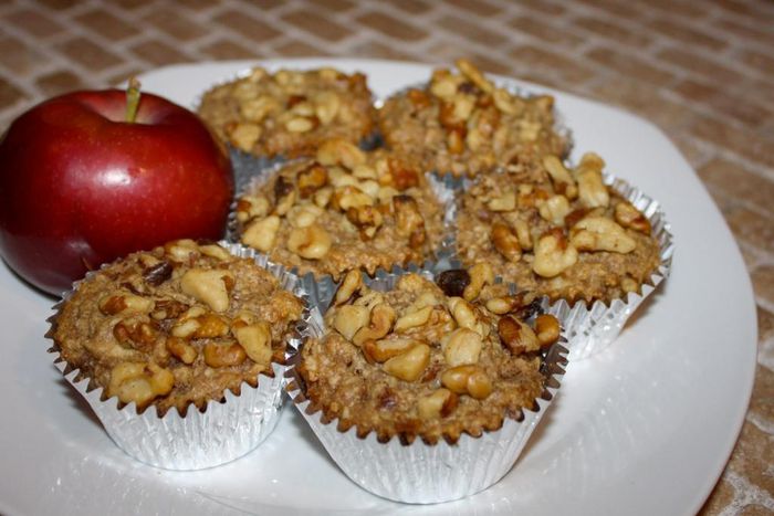 apple-walnut muffins