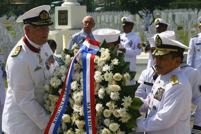 The Dutch and Indonesian naval commanders laid a wreath during a 2014 ceremony to commemorate the 1150 sailors who died in the Battle of the Java Sea in 1942