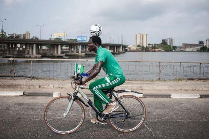 Harrison Chinedu rides 64 miles with a ball balanced on his head