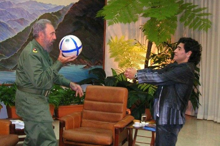 Cuban President Fidel Castro (L) plays with a football with Argentinian former football star Diego Armando Maradona, during the recording of Maradona's TV program "The 10's Night" in Havana, 26 October 2005