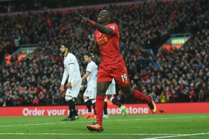 Liverpool's midfielder Sadio Mane celebrates scoring at Anfield in Liverpool on November 6, 2016