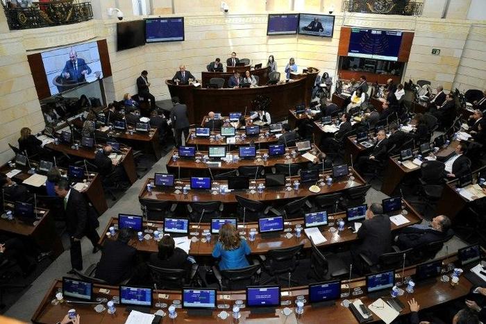 Colombian government's chief negotiator at peace talks with the FARC, Humberto de la Calle, speaks at the Colombian Senate in Bogota, on November 29, 2016