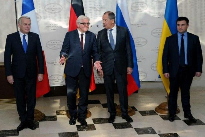 L-R: Foreign Ministers Jean-Marc Ayrault of France, Frank-Walter Steinmeier of Germany, Sergei Lavrov of Russia and Pavlo Klimkin of Ukraine pose prior to their talks on the Ukraine conflict in Minsk on November 29, 2016