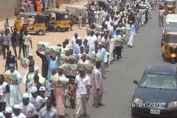 Shiite members protesting