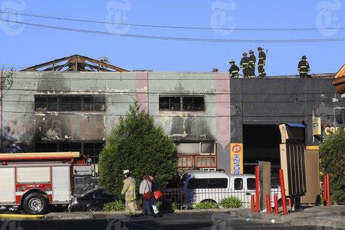Death toll exceeds 30 in ruins of Oakland artists' tinderbox