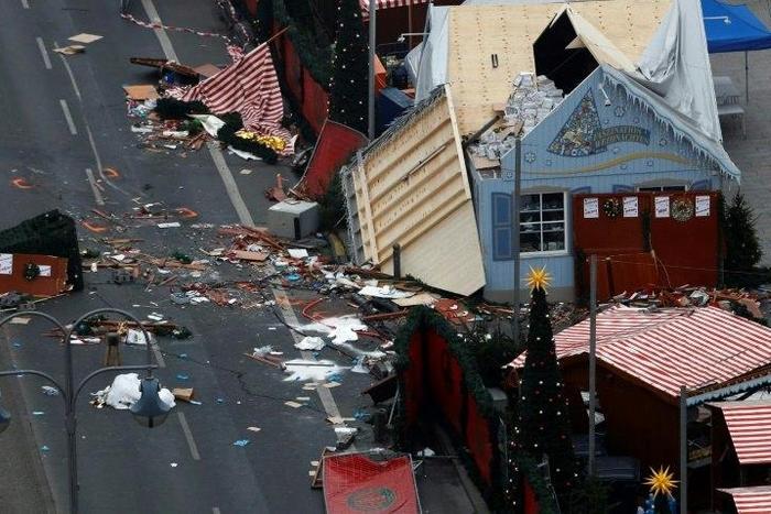 The scene of a terrorist attack is seen on December 20, 2016 after a lorry smashed into a busy Christmas market in central Berlin