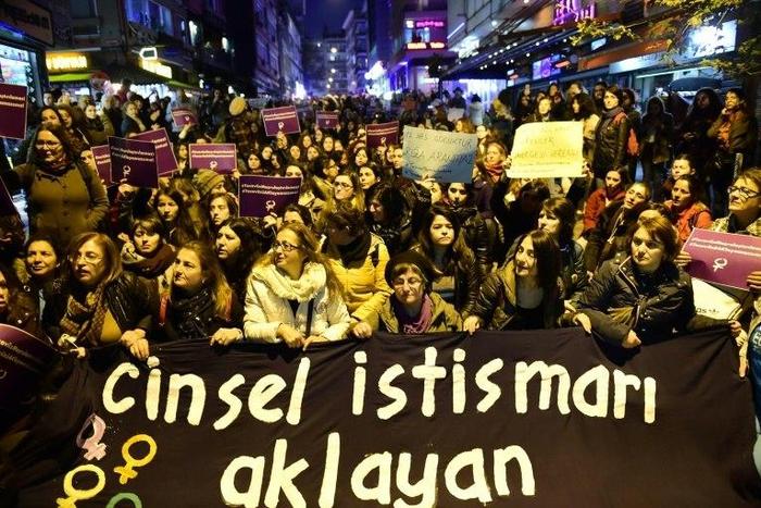 Turkish women protest in Istanbul against a proposed bill that would overturn men's convictions for child sex assault if they married their victim