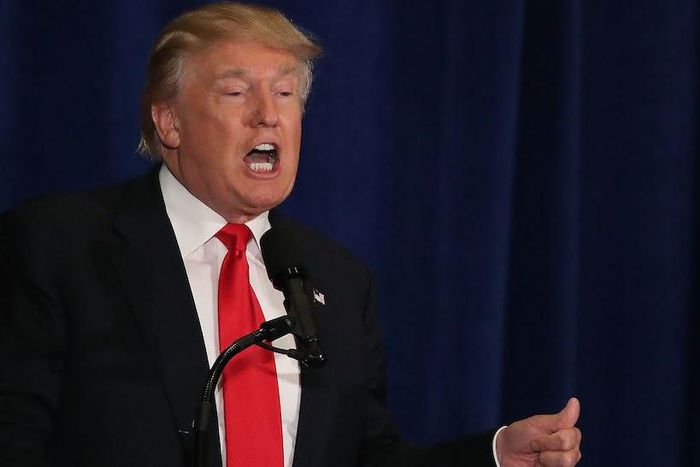 ___5918420___https:______static.pulse.com.gh___webservice___escenic___binary___5918420___2016___12___19___17___donald-trump-thumbs-up-gizmodo