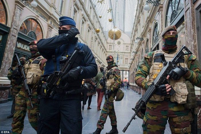 ISIS claims responsibility for Minnesota mall stabbing