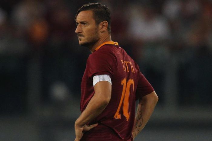 ___5523312___https:______static.pulse.com.gh___webservice___escenic___binary___5523312___2016___9___23___14___francesco-totti-cropped_z4wkq5z22h1d16zrnyjw4i8uv